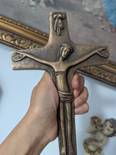 Wandkreuz aus bronze - aus, /